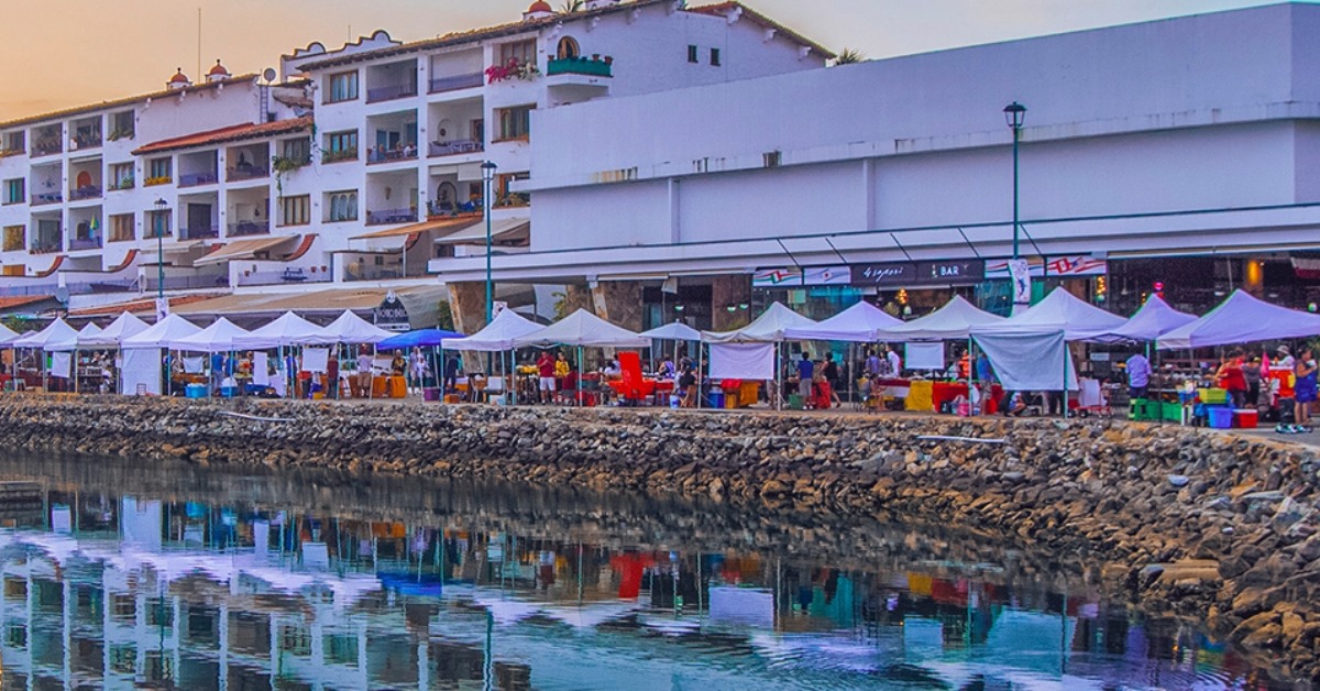Marina Vallarta Art Market Ends Season With New Plans